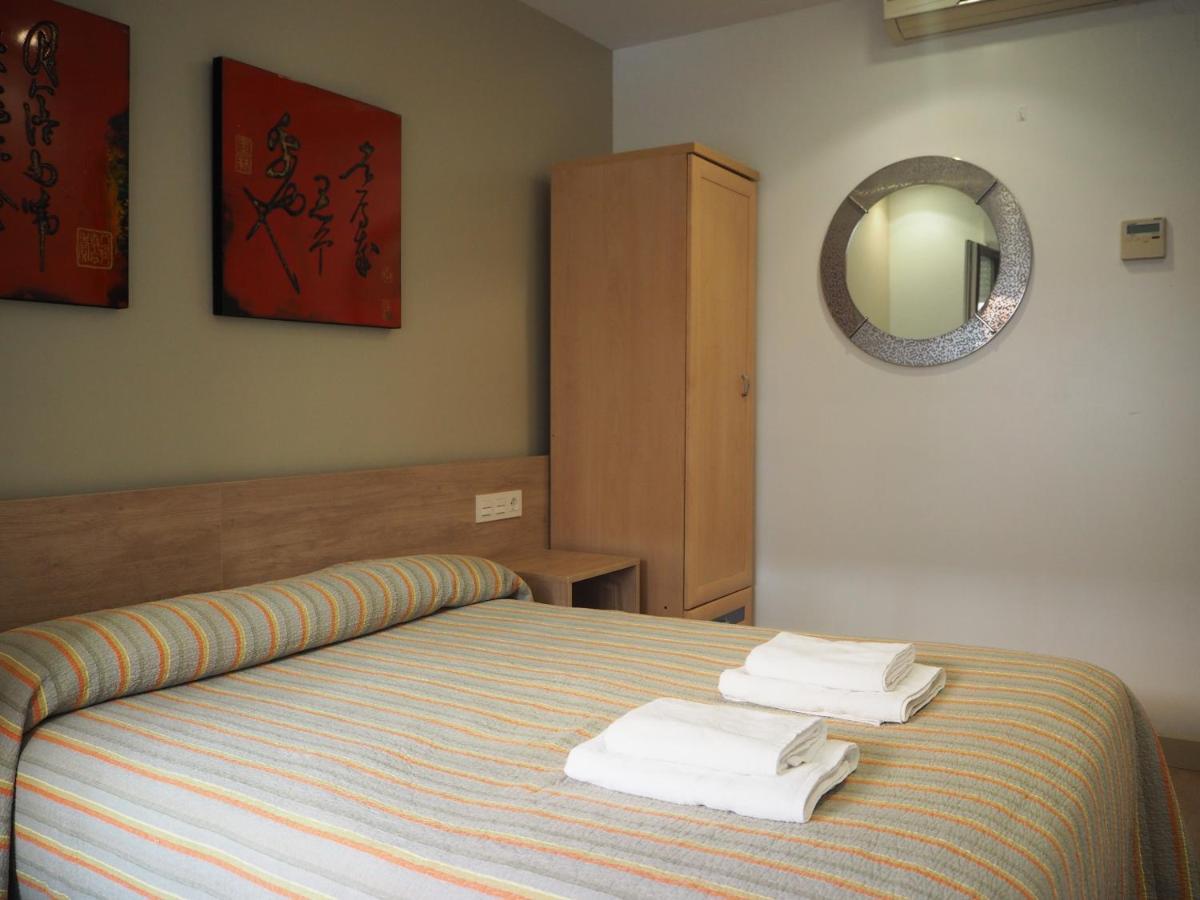 Pension Acella Pamplona Esterno foto