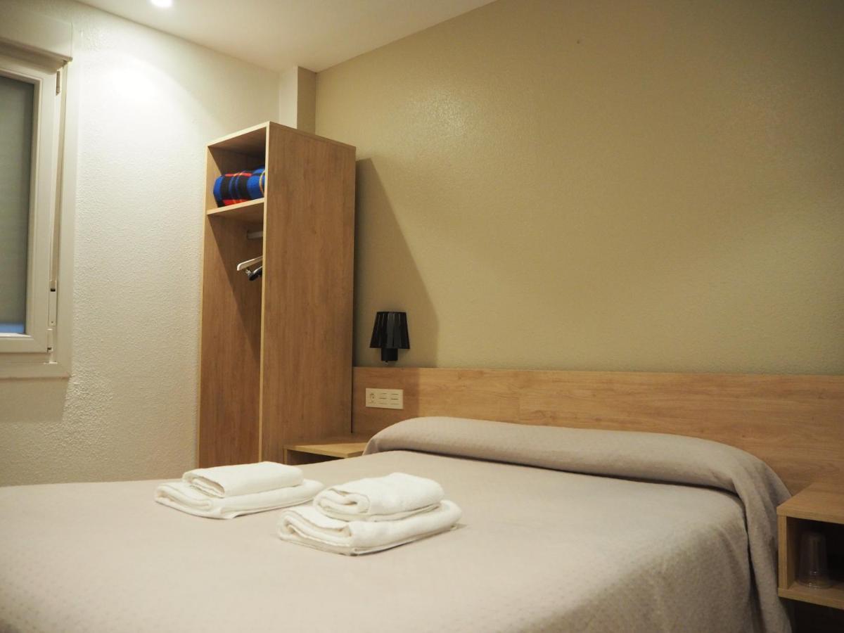 Pension Acella Pamplona Esterno foto
