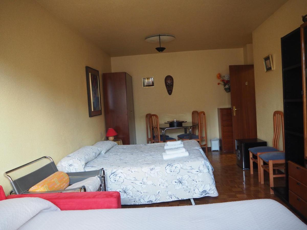 Pension Acella Pamplona Esterno foto